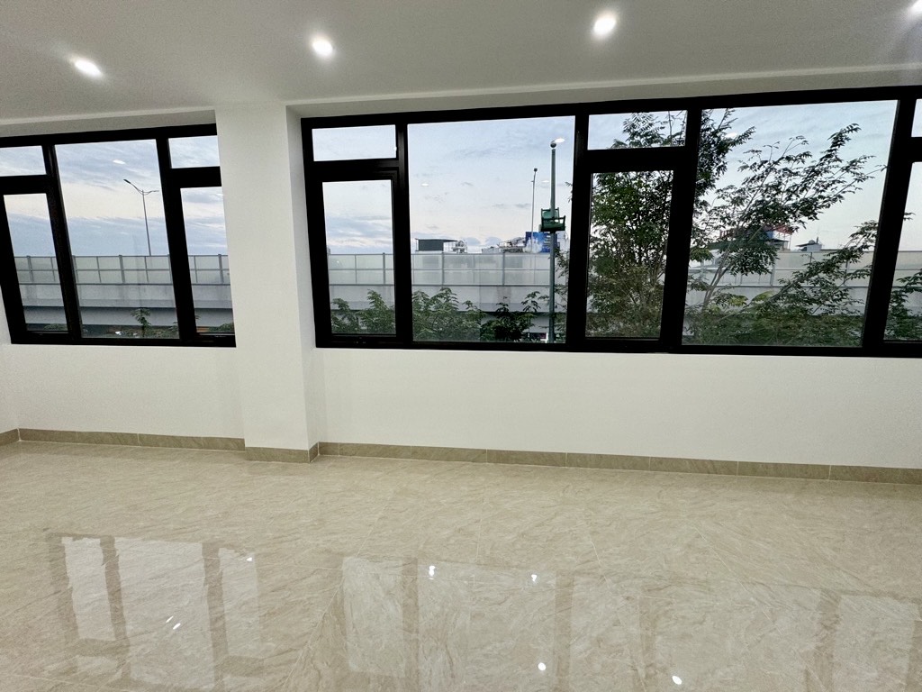 NHÀ 5 TẦNG ĐẸP ĐƯỜNG PHẠM VĂN ĐỒNG, 17 TỶ